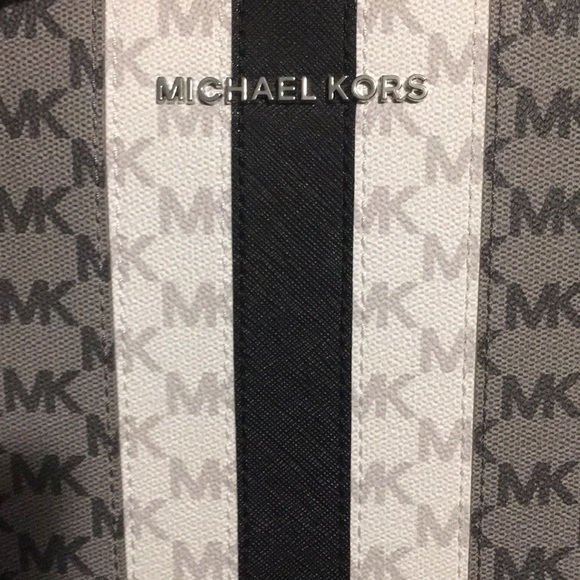 Michael Kors brand new Morgan tote - Picture 7 of 8